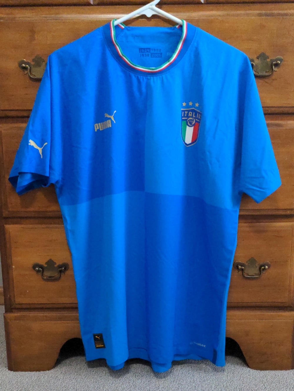 Puma Authentic Italy Blue Short-Sleeve Football Jersey with Gold Accents